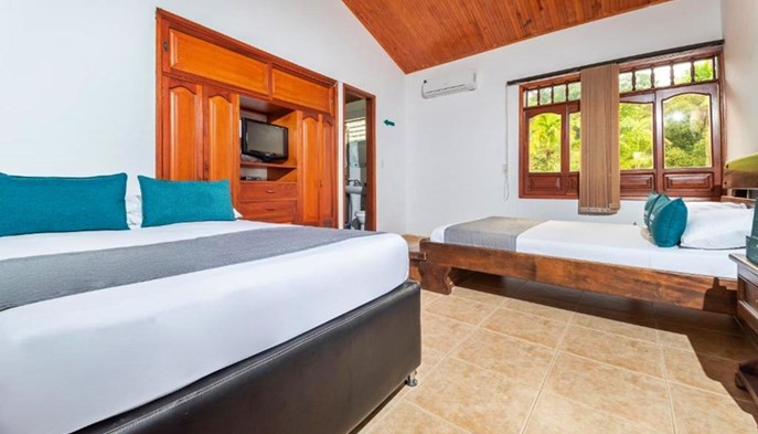 Habitación Triple - Finca Hotel Casa Baquero - Villavicencio, Meta - image - 4